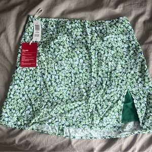 Aritzia (Sunday Best) Floral Green Skirt. BRAND NEW